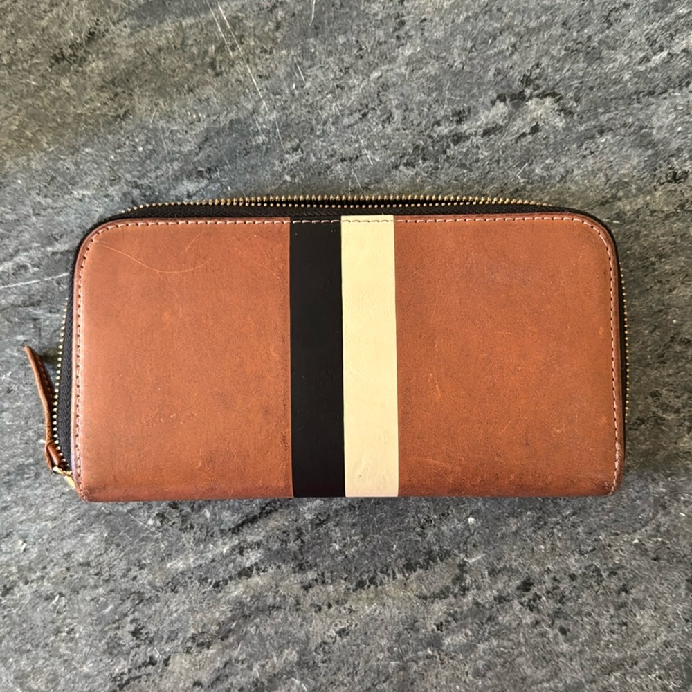 Clare V Wallet